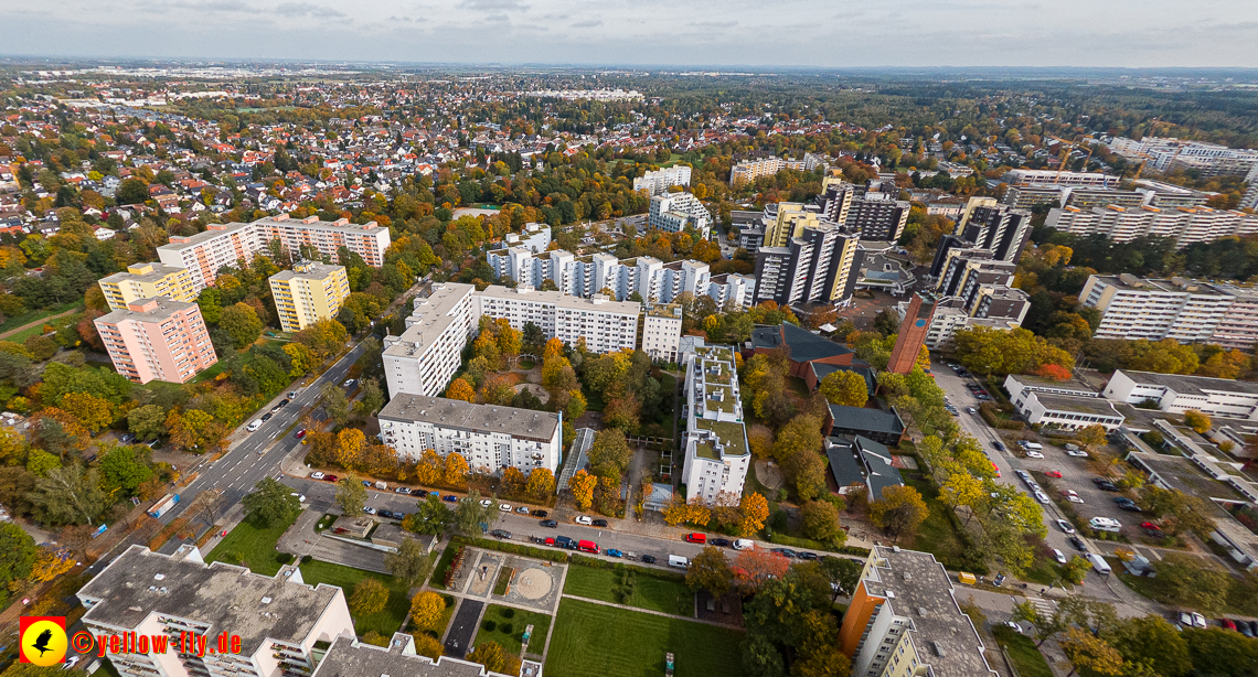 13.10.2022 - Marx-Zenrtum am Karl-Marx-Ring in Neuperlach